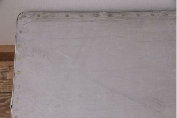 ヴィンテージ雑貨　昭和レトロ　レア　インダストリアル　シャビーな風合いのアルミボックス(アルミケース、収納ボックス、箱、ビンテージ)(R-046926)