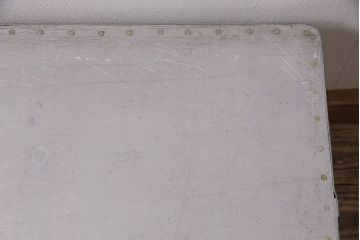 ヴィンテージ雑貨　昭和レトロ　レア　インダストリアル　シャビーな風合いのアルミボックス(アルミケース、収納ボックス、箱、ビンテージ)(R-046926)