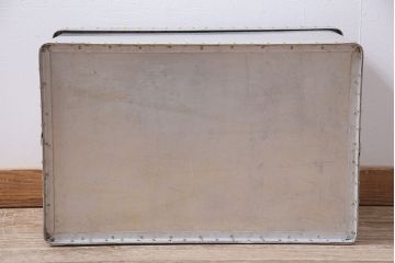 ヴィンテージ雑貨　昭和レトロ　レア　インダストリアル　シャビーな風合いのアルミボックス(アルミケース、収納ボックス、箱、ビンテージ)(R-046926)
