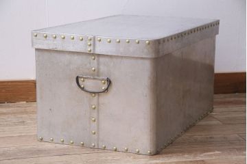 ヴィンテージ雑貨　昭和レトロ　レア　インダストリアル　シャビーな風合いのアルミボックス(アルミケース、収納ボックス、箱、ビンテージ)(R-046927)