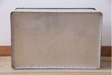ヴィンテージ雑貨　昭和レトロ　レア　インダストリアル　シャビーな風合いのアルミボックス(アルミケース、収納ボックス、箱、ビンテージ)(R-046927)