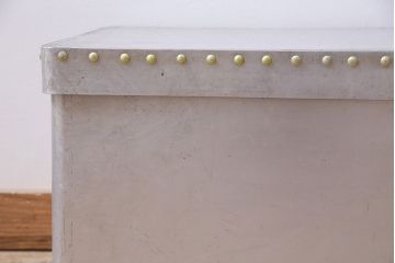 ヴィンテージ雑貨　昭和レトロ　レア　インダストリアル　シャビーな風合いのアルミボックス(アルミケース、収納ボックス、箱、ビンテージ)(R-046928)