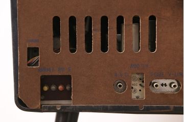ジャンク品　SHARP(シャープテレビジョン)　早川電機　TB-61型　真空管テレビ(脚付、アンティーク、レトロ)(R-046929)