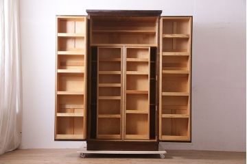 中古　松本民芸家具　食品収納庫I型　可動式の棚が珍しい!パントリーのように使える収納力抜群なキャビネット(食器棚、収納棚)(定価約110万円)(R-046934)