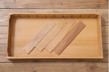 中古　美品　ERCOL(アーコール)　ウィンザーシリーズ　激レア!キャスター付きのウォールキャビネット(収納棚、カップボード)(R-046935)