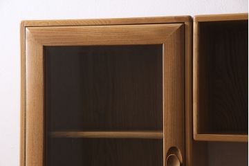 中古　美品　ERCOL(アーコール)　ウィンザーシリーズ　激レア!キャスター付きのウォールキャビネット(収納棚、カップボード)(R-046935)