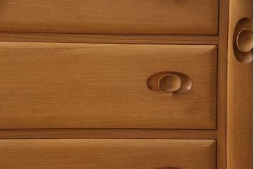 中古　美品　ERCOL(アーコール)　ウィンザーシリーズ　激レア!キャスター付きのウォールキャビネット(収納棚、カップボード)(R-046935)