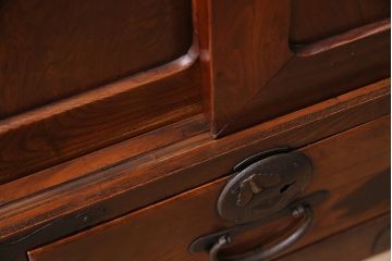 和製アンティーク　蝶と牡丹の意匠が可愛らしい二本松箪笥ローボード(二本松箪笥、テレビボード、収納棚)(R-046937)