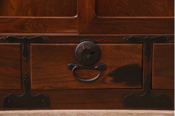 和製アンティーク　蝶と牡丹の意匠が可愛らしい二本松箪笥ローボード(二本松箪笥、テレビボード、収納棚)(R-046937)