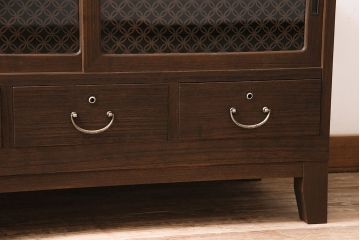 アンティーク家具　昭和中期　桐材　リメイク　脚付き　和の趣を演出する組子入りの箪笥ローボード(収納棚、テレビ台、テレビボード)(R-046940)