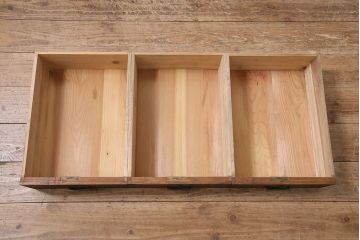 アンティーク家具　昭和中期　桐材　リメイク　すりガラス入り　丸窓がアクセントの鉄脚付き箪笥ローボード(収納棚、テレビ台、テレビボード)(R-046942)