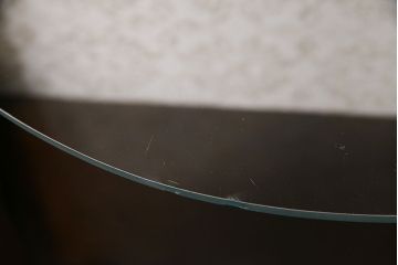 アンティーク家具　イギリスアンティーク　ウォールナット材　小振りなサイズの猫脚キャビネット(飾り棚、ガラスケース、コレクションケース)(R-046944)