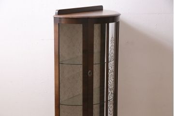 アンティーク家具　イギリスアンティーク　ウォールナット材　小振りなサイズの猫脚キャビネット(飾り棚、ガラスケース、コレクションケース)(R-046944)