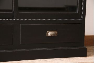 アンティーク家具　昭和初期　ペイント　薄型サイズが珍しい!コレクションのディスプレイにおすすめのキャビネット(収納棚、ガラス戸棚、飾り棚)(R-046945)