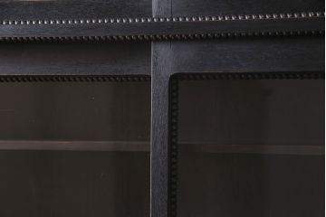 アンティーク家具　昭和初期　ペイント　薄型サイズが珍しい!コレクションのディスプレイにおすすめのキャビネット(収納棚、ガラス戸棚、飾り棚)(R-046945)