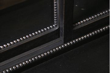 アンティーク家具　昭和初期　ペイント　薄型サイズが珍しい!コレクションのディスプレイにおすすめのキャビネット(収納棚、ガラス戸棚、飾り棚)(R-046945)