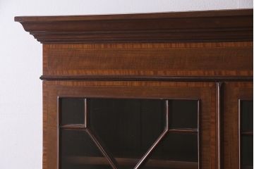 アンティーク家具　イギリスアンティーク　マホガニー材　象嵌細工入りの上品なライティングビューロー(ビューローブックケース、簿記机、在宅ワーク、在宅用収納棚、本箱、ワークデスク)(R-046948)