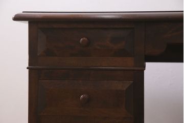 中古　松本民芸家具　シックな色合いが上品なM型両袖机(デスク)(定価約63万円)(R-046958)