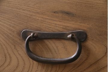 アンティーク家具　明治大正期　ストリップド(剥離)　前面ケヤキ材　ペイント　シンプルモダンな佇まいが魅力の衣装箪笥(タンス、引き出し、チェスト)(R-046961)