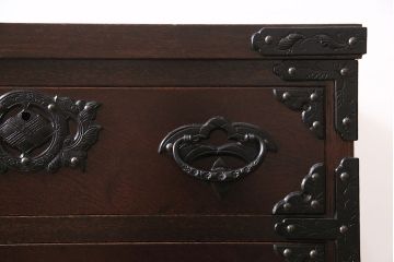 中古　岩谷堂箪笥　桜木家具店作　奥州整理タンス　脚付きリメイク　上品な和の雰囲気を醸し出す衣装タンス(チェスト、引き出し)(R-046962)