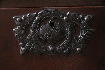 中古　岩谷堂箪笥　桜木家具店作　奥州整理タンス　脚付きリメイク　上品な和の雰囲気を醸し出す衣装タンス(チェスト、引き出し)(R-046962)