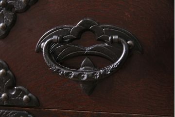 中古　岩谷堂箪笥　桜木家具店作　奥州整理タンス　脚付きリメイク　上品な和の雰囲気を醸し出す衣装タンス(チェスト、引き出し)(R-046962)