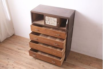レトロ家具　戸棚付き　昭和レトロな雰囲気たっぷりのタンス(引き出し)(R-046965)
