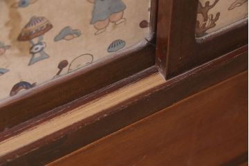 レトロ家具　戸棚付き　昭和レトロな雰囲気たっぷりのタンス(引き出し)(R-046965)