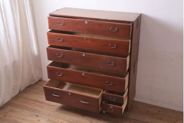 和製アンティーク　前面ケヤキ材　五丁引き　漆塗りの色合いが上品な重ねタンス(和タンス、引き出し)(R-046966)