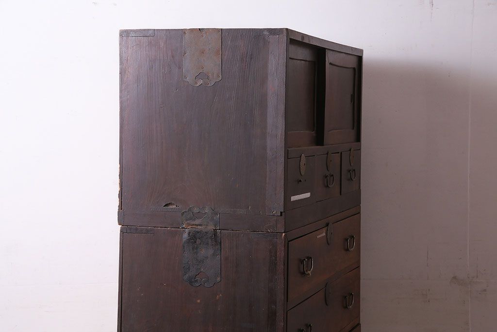 和製アンティーク　前面ケヤキ材　和レトロな雰囲気が魅力の重ねタンス(和タンス、衣装タンス、引き出し)(R-046967)