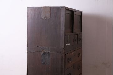 和製アンティーク　前面ケヤキ材　和レトロな雰囲気が魅力の重ねタンス(和タンス、衣装タンス、引き出し)(R-046967)