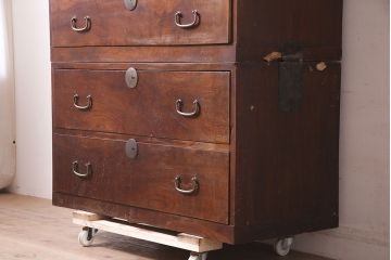 和製アンティーク　前面ケヤキ材　和レトロな雰囲気が魅力の重ねタンス(和タンス、衣装タンス、引き出し)(R-046967)