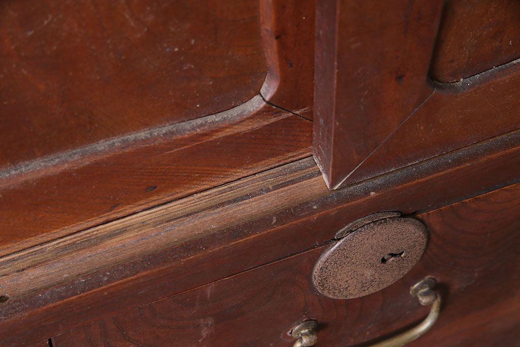 和製アンティーク　前面ケヤキ材　和レトロな雰囲気が魅力の重ねタンス(和タンス、衣装タンス、引き出し)(R-046967)