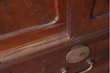 和製アンティーク　前面ケヤキ材　和レトロな雰囲気が魅力の重ねタンス(和タンス、衣装タンス、引き出し)(R-046967)