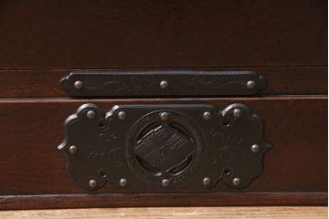 中古　伝統工芸　岩谷堂箪笥　天板リメイク・厚手栗無垢材　高級感漂う和の空間作りにおすすめのテレビ台(テレビボード、ローボード)(R-046970)
