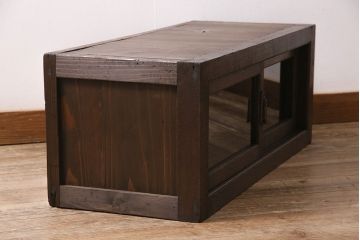 アンティーク家具　大正昭和初期　前面栗材　レトロな雰囲気が魅力のシンプルなローボード(テレビ台、テレビボード、収納棚、戸棚)(R-046971)