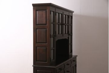 中古　北海道民芸家具　絶版品!落ち着いた色合いとクラシカルなデザインが魅力的なキャビネット(定価約50万円)(飾り棚、食器棚)(R-046972)