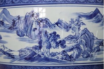 アンティーク雑貨　昭和中期　力強いタッチで描かれた山水の図が目を引く瀬戸火鉢(鉢カバー)(R-046978)