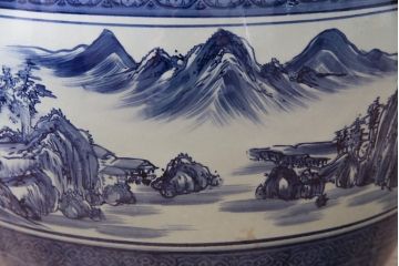 アンティーク雑貨　昭和中期　力強いタッチで描かれた山水の図が目を引く瀬戸火鉢(鉢カバー)(R-046978)
