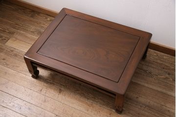 アンティーク家具　昭和初期　総ケヤキ材　脚の彫りが目を引く座卓(ローテーブル)(R-046985)