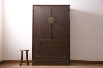 中古　伝統工芸品　衣装盆付き　品の良さを感じさせる落ち着いた色合いの加茂総桐箪笥(定価約140万円)(総桐たんす、和タンス、衣装箪笥、着物箪笥)(R-046987)