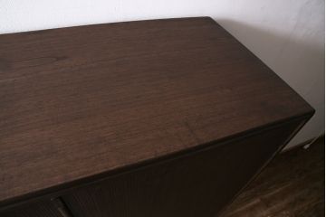 中古　伝統工芸品　衣装盆付き　品の良さを感じさせる落ち着いた色合いの加茂総桐箪笥(定価約140万円)(総桐たんす、和タンス、衣装箪笥、着物箪笥)(R-046987)