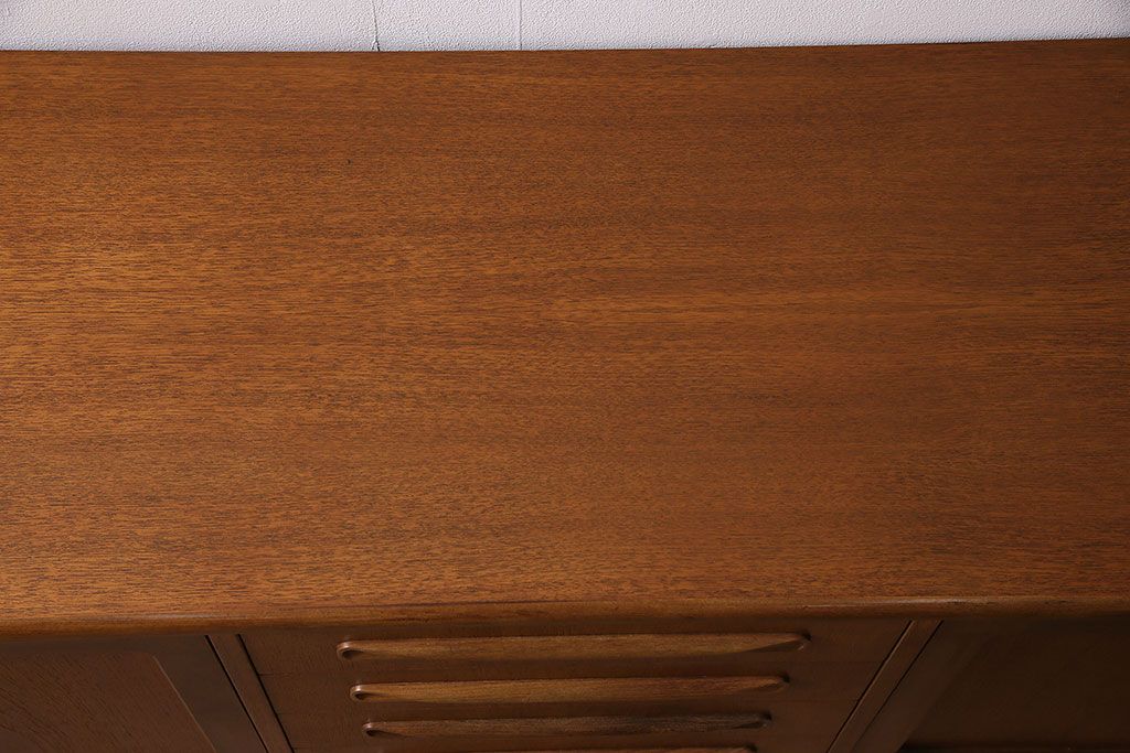 ヴィンテージ家具　北欧ビンテージ　G-PLAN(ジープラン)　Fresco(フレスコ)　幅広サイズのサイドボード(収納棚)(R-046988)