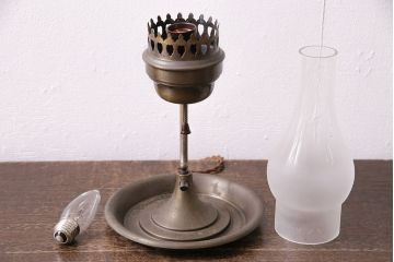 アンティーク照明　レトロな雰囲気を高めるオイルランプ型のテーブルランプ(卓上照明、スタンドライト)(R-046991)