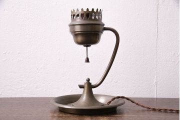 アンティーク照明　レトロな雰囲気を高めるオイルランプ型のテーブルランプ(卓上照明、スタンドライト)(R-046991)