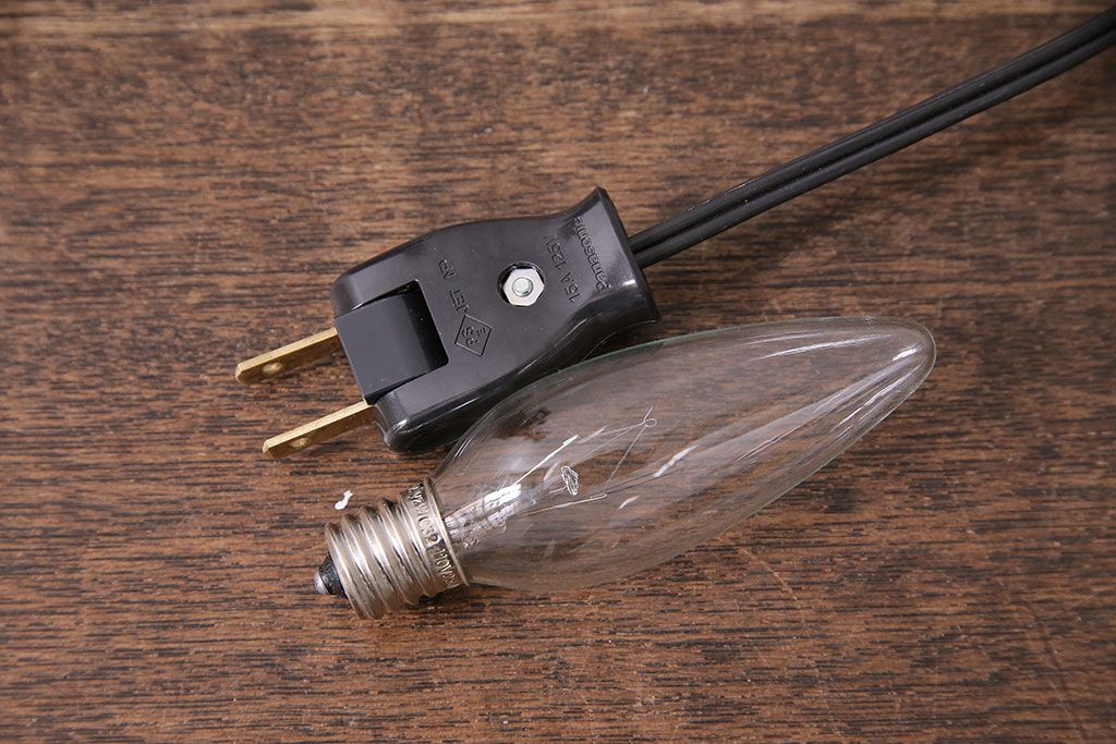 アンティーク照明　壁掛けでも使えるキャンドル型のスタンドライト(テーブルランプ、卓上照明)(R-046996)