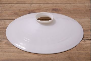 アンティーク照明　昭和レトロな雰囲気漂う平笠シェードの吊り下げ照明(ペンダントライト、天井照明、電笠)(R-046997)