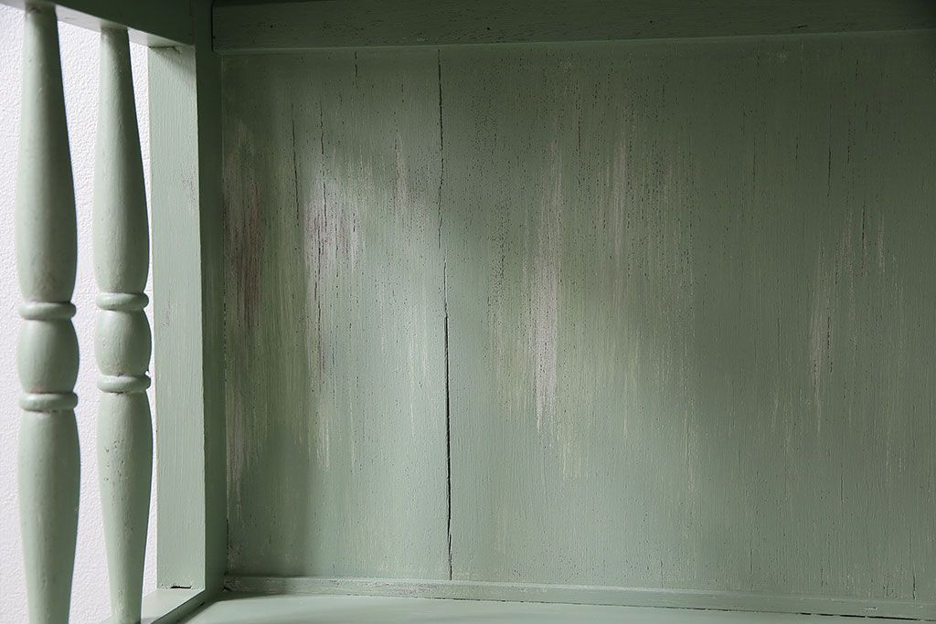 レトロ家具　シャビーな風合いとくすんだグリーンが可愛らしい本箱(ブックケース、収納棚、キャビネット)(R-046999)