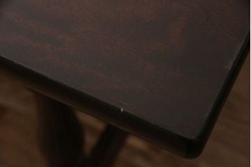 中古　松本民芸家具　F型食卓　クラシカルな脚のデザインが目を引くダイニングテーブル(定価約25万円)(4人掛け)(R-047000)