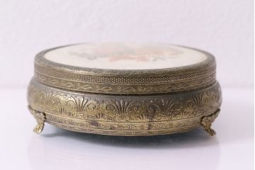 ビンテージ　イギリス　薔薇・花柄　ジュエリーボックス(小物入れ、アクセサリーケース、メタル、ヴィンテージ)(R-047001)